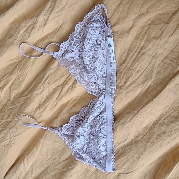 Aritzia Bralette - Picture 1 of 5